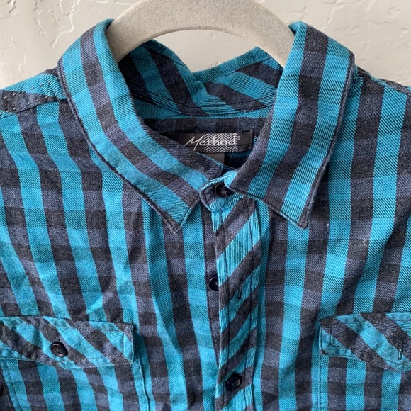 Men’s Button Down - Picture 2 of 2